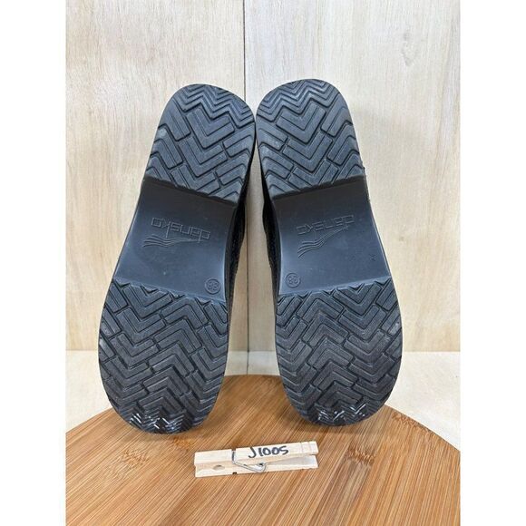 Dansko Black Embossed Black Tooled Leather Clogs Womens Size 38 US 7.5/8 - Picture 6 of 7